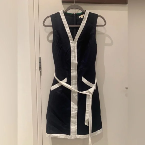 Boden Josie Dress in Navy Blue Classic Size 12 with Belt Pristine Condition - Picture 9 of 10